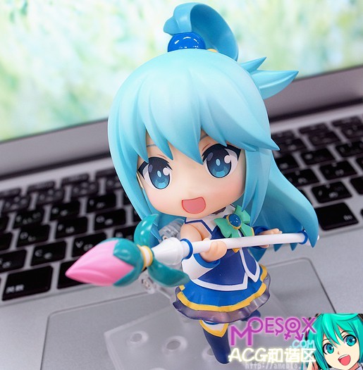 萌出血的智障女神 阿库娅粘土手办