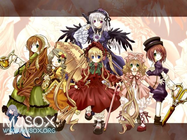 惊悚！外国男子收藏玩偶挤满阳台吓尿路人