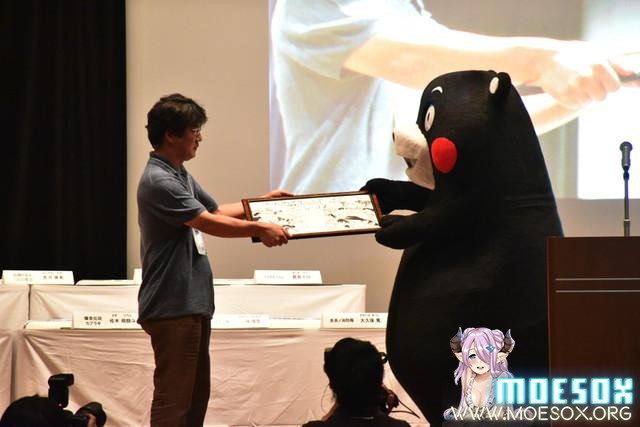 部长风骚不减当年！熊本熊调戏漫画家